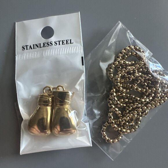 Boxing Gloves Pendant Gold Plated Stainless Steel 24 Inch Necklace Boxer Gift - Picture 6 of 6